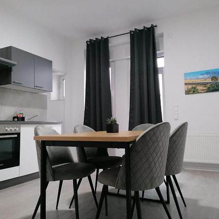 Estrella24 Living Rooms Tokio แฮร์เนอ ภายนอก รูปภาพ