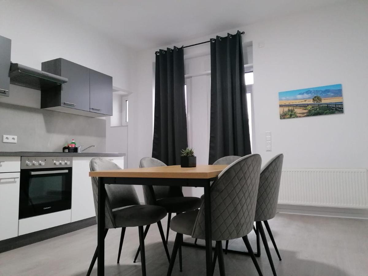 Estrella24 Living Rooms Tokio แฮร์เนอ ภายนอก รูปภาพ