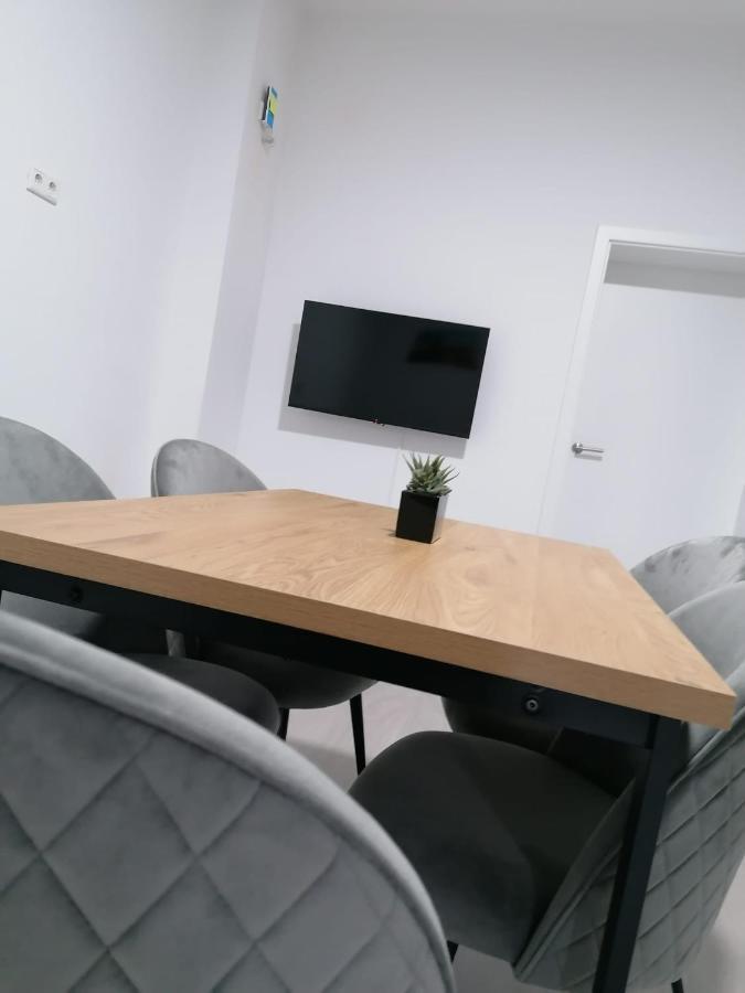 Estrella24 Living Rooms Tokio แฮร์เนอ ภายนอก รูปภาพ